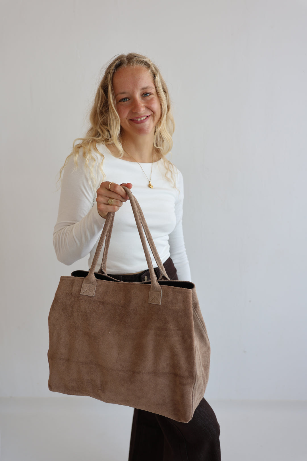 Shopper aus Wildleder Kamina