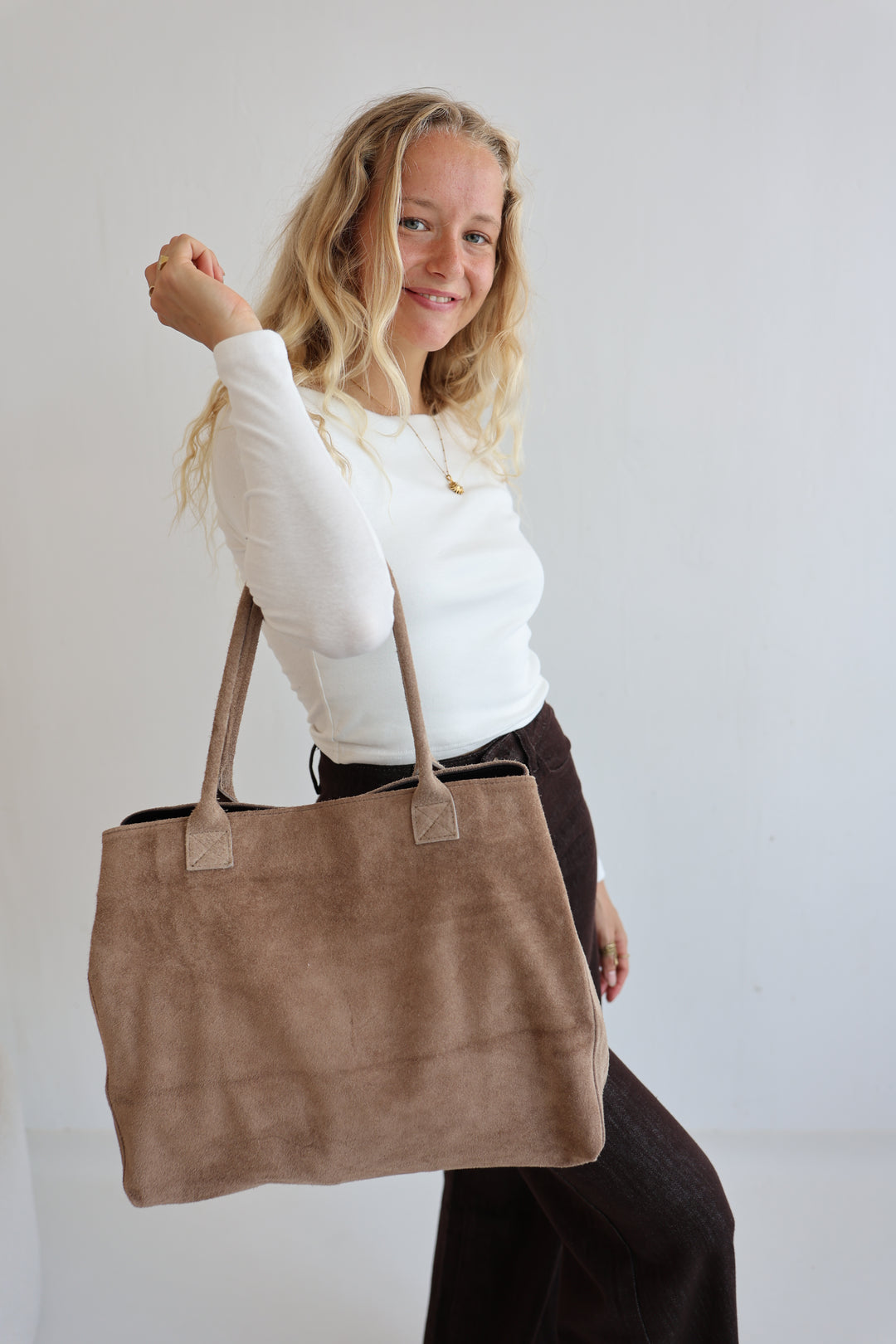 Shopper aus Wildleder Kamina