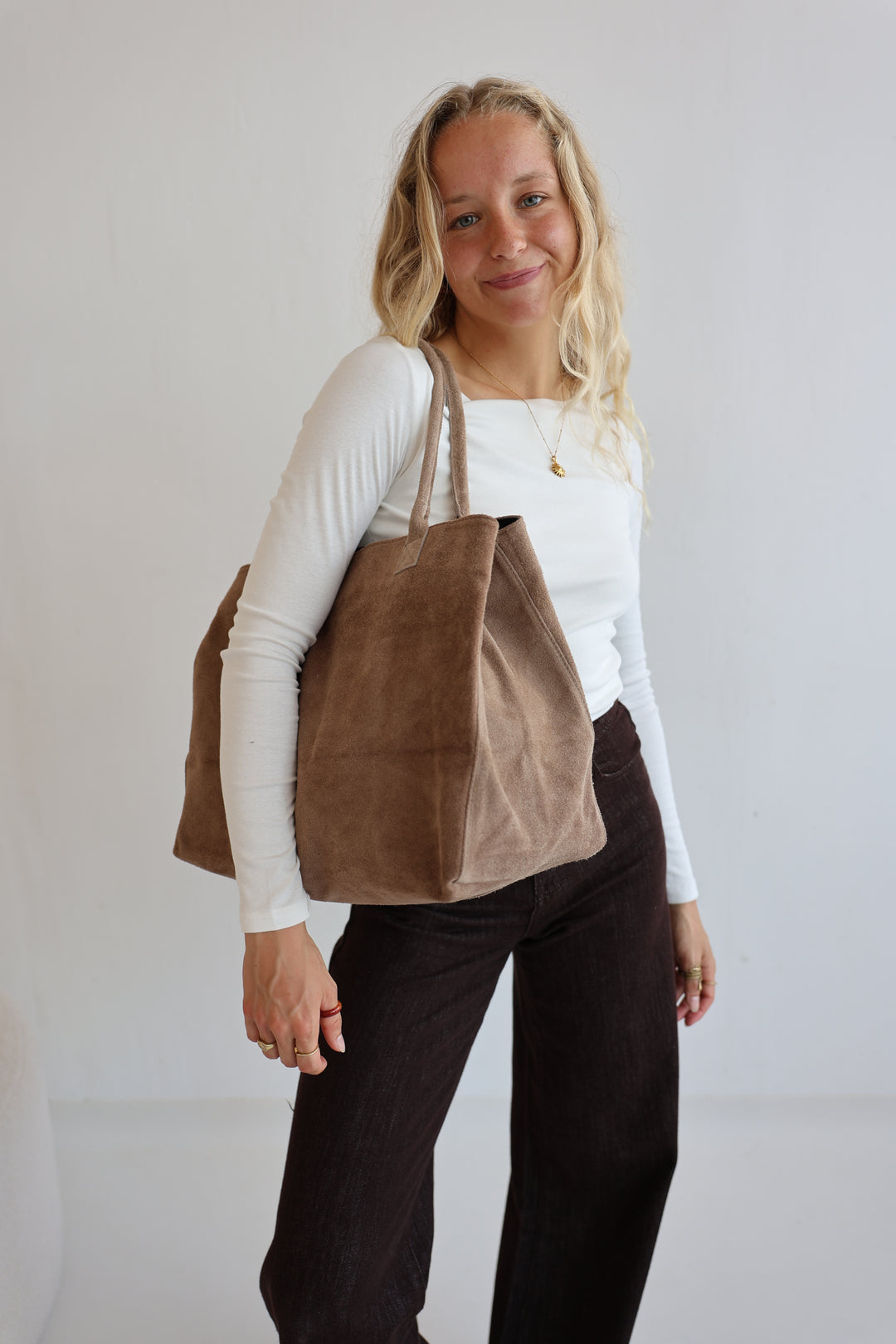 Shopper aus Wildleder Kamina