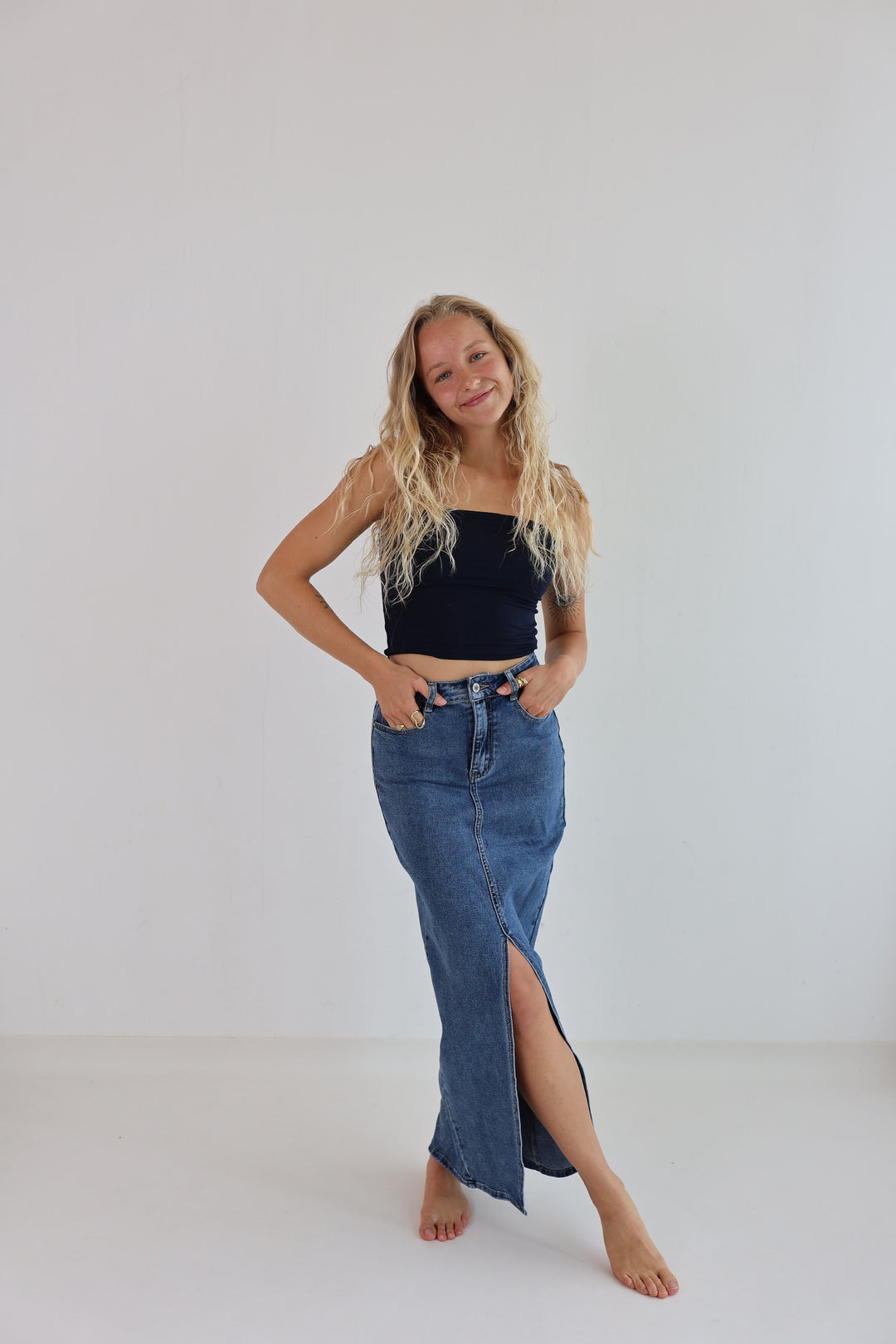 Langer Jeansrock mit Schlitz