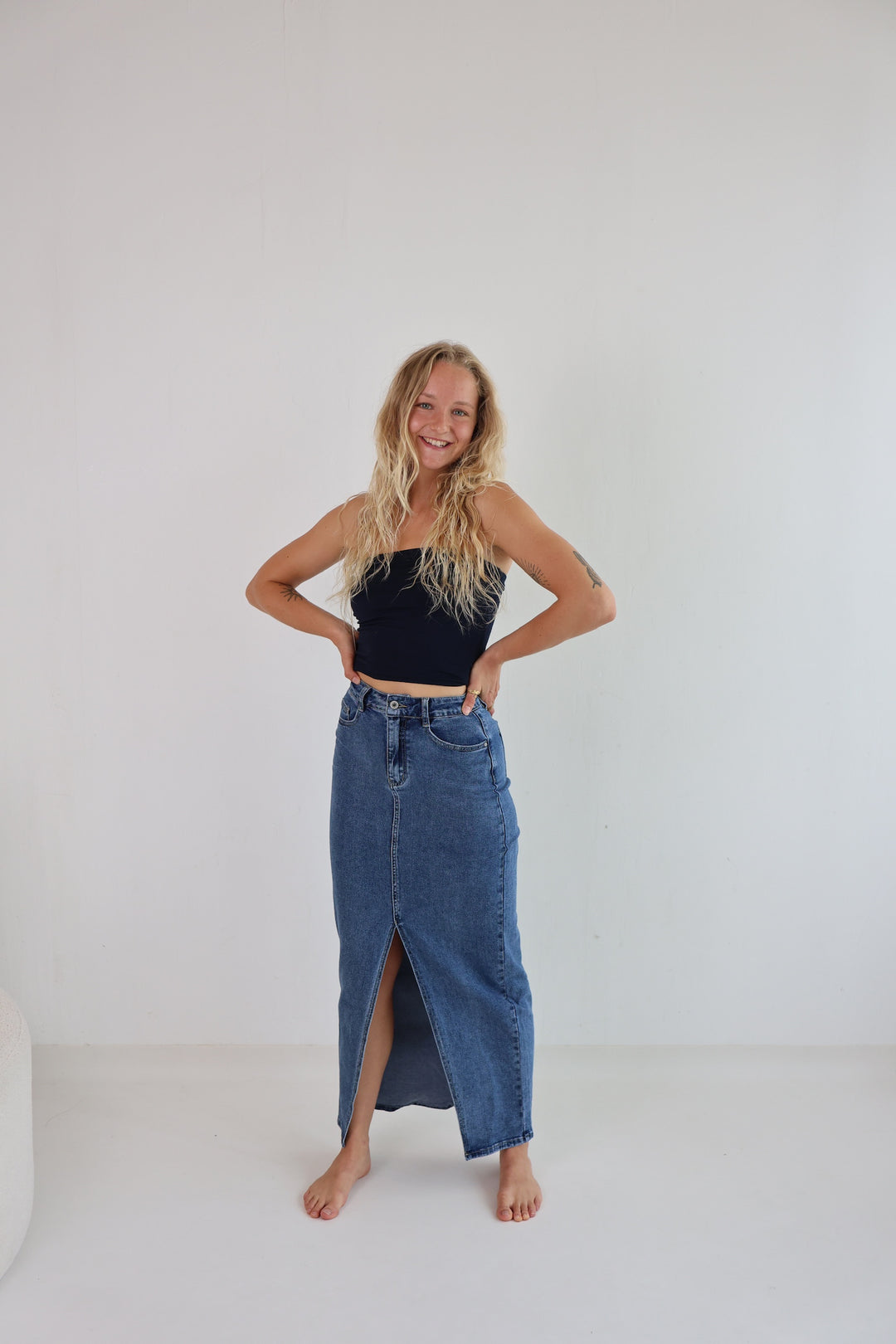 Langer Jeansrock mit Schlitz